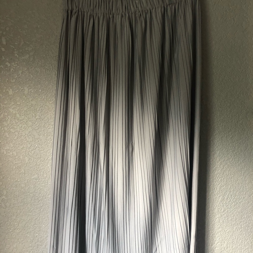Skirt - Picture 2 of 2